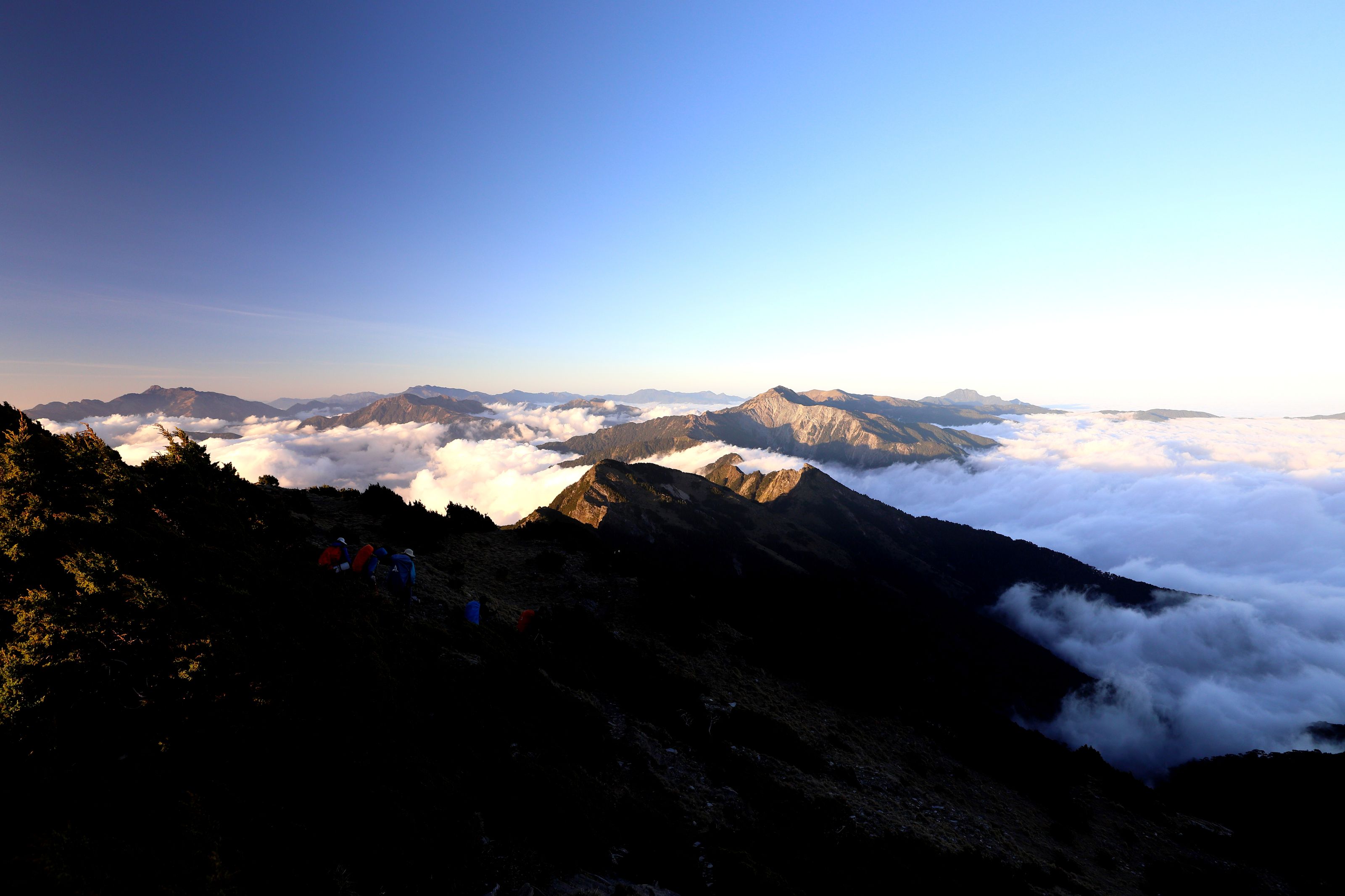 Alishan Sunrise Private Tour: Sleep the Whole Way Up, We Wake You at the Top