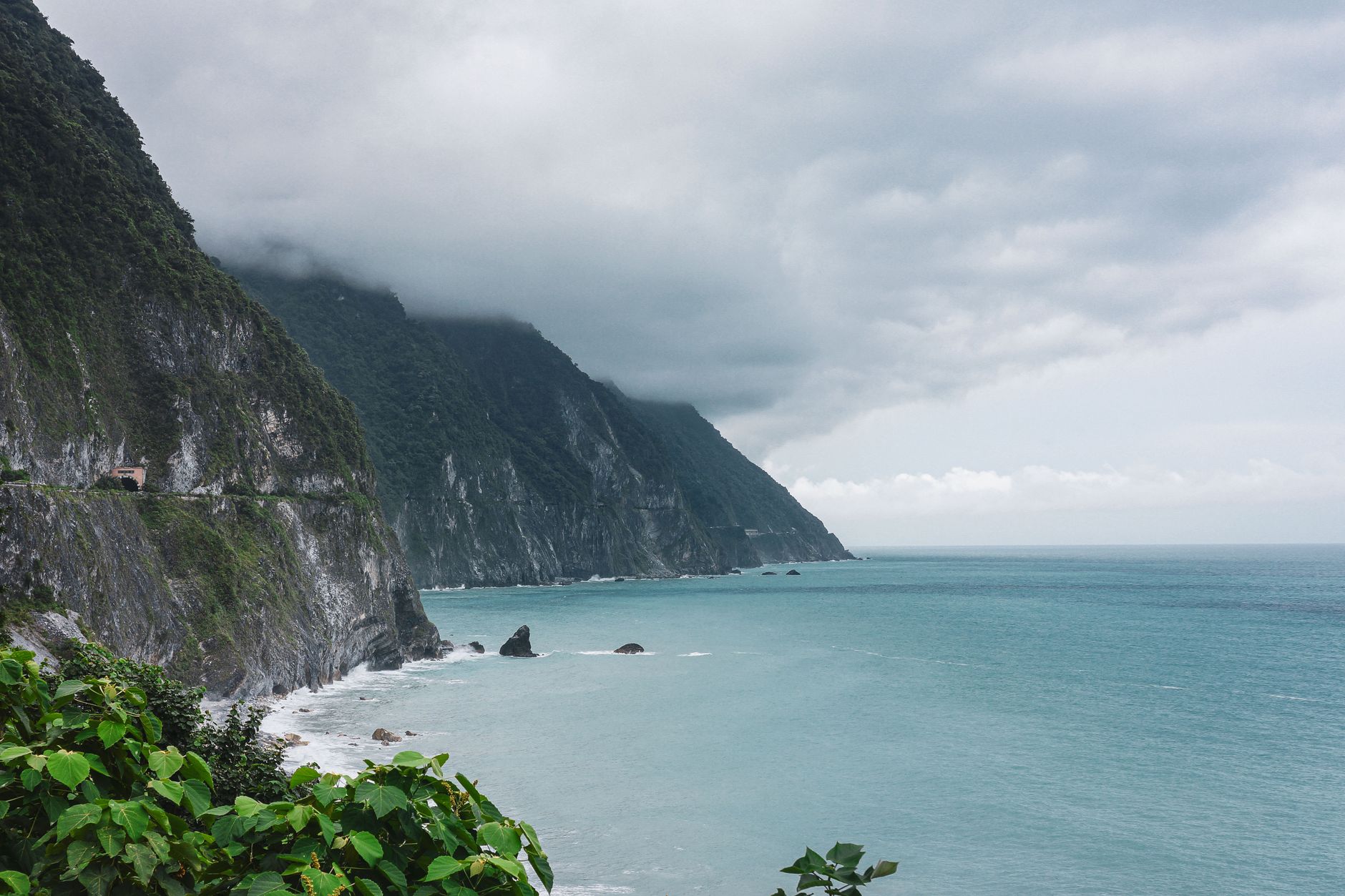 Exploring Qingshui Cliff and Suhua Coast: Taiwan's Most Majestic Mountain-Ocean Drive