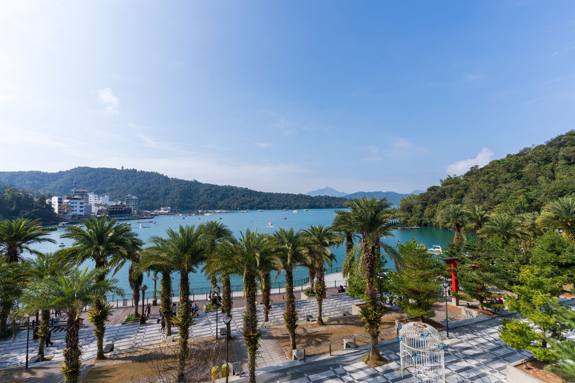 Sun Moon Lake from Taichung Private Tour: Ropeway, Cruise & Xiangshan in One Day