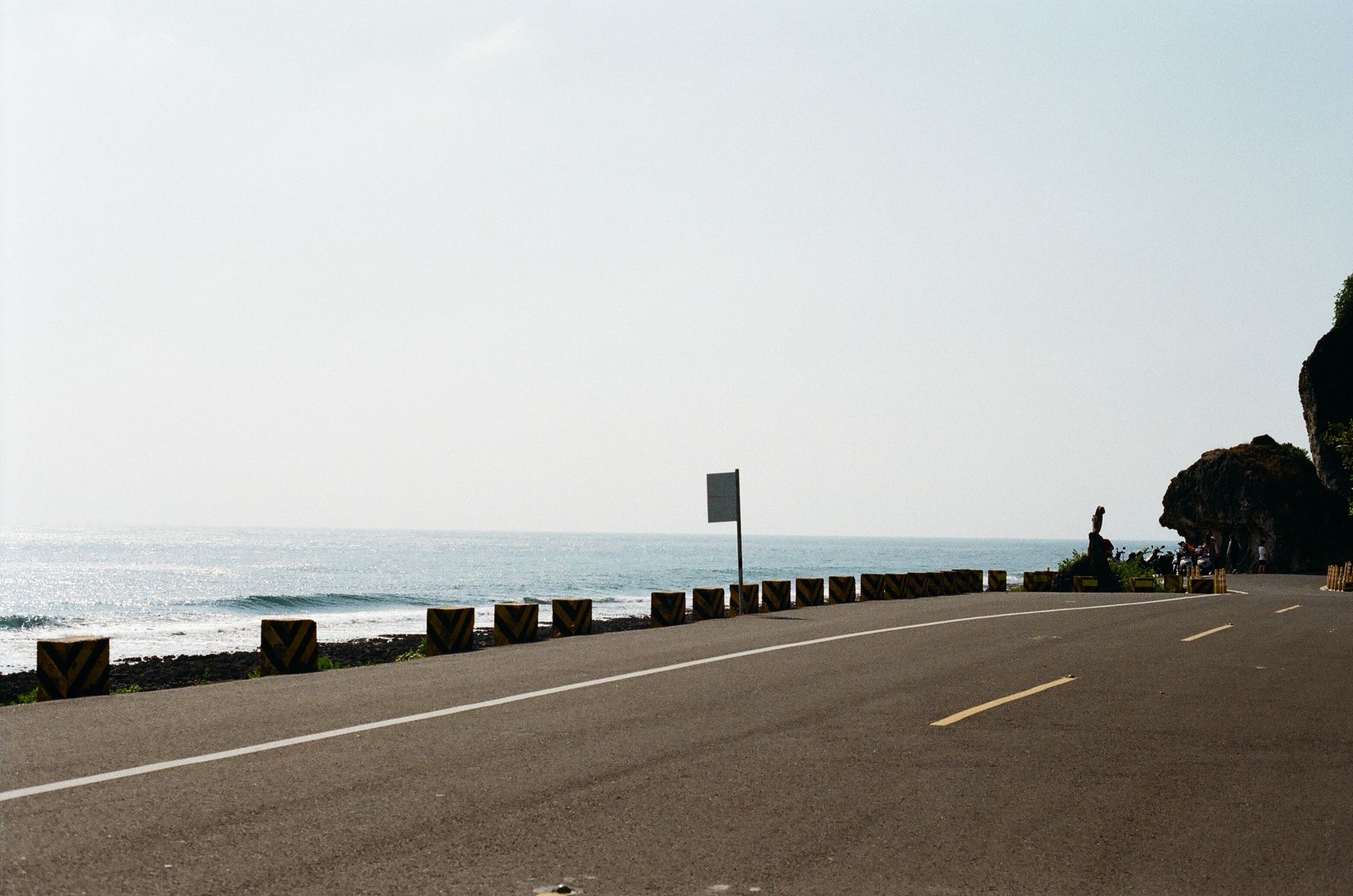 How to Get Around Taiwan: Private Charter vs HSR, Trains, Taxis & Shared Tours